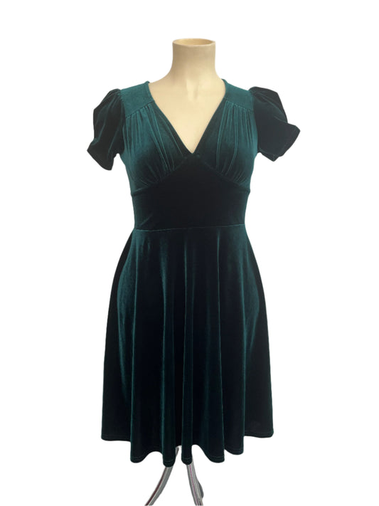 COLLECTIF - GREEN VELVET DRESS SZ 12