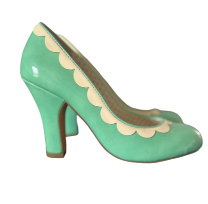 BAIT - MINT HEELS SZ 7.5