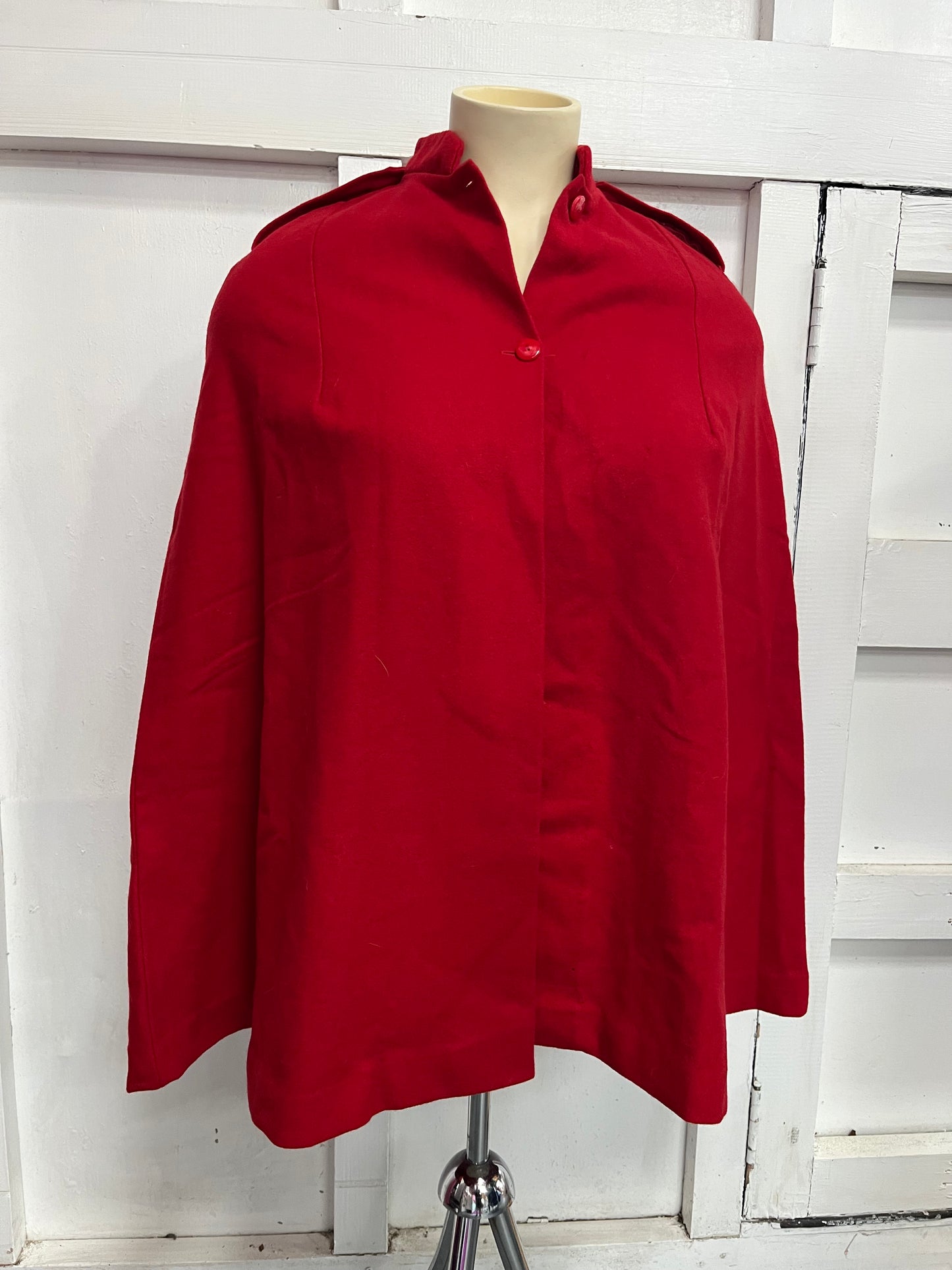 RED WOOL NURSES CAPE