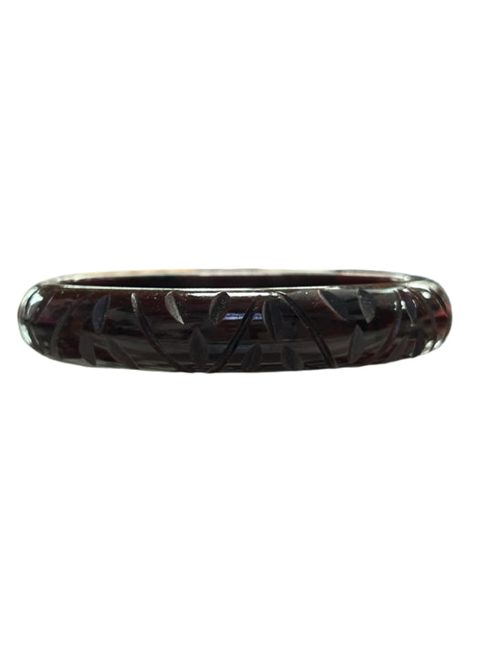 BROWN CARVE DUCHESS BANGLE