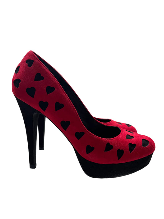 DISNEY - QUEEN OF HEART HEELS sz 8