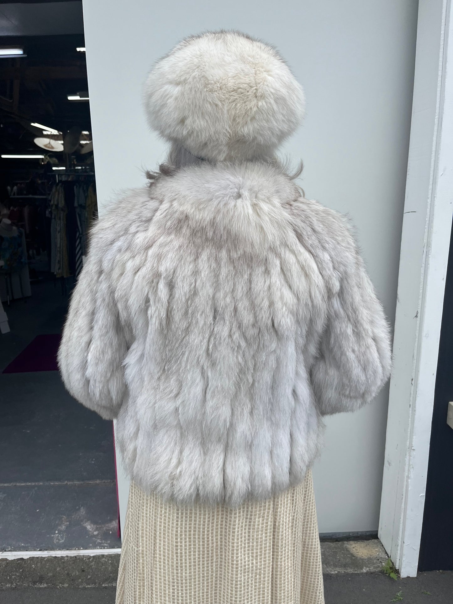 WHITE FOX FUR COAT sz 12/14