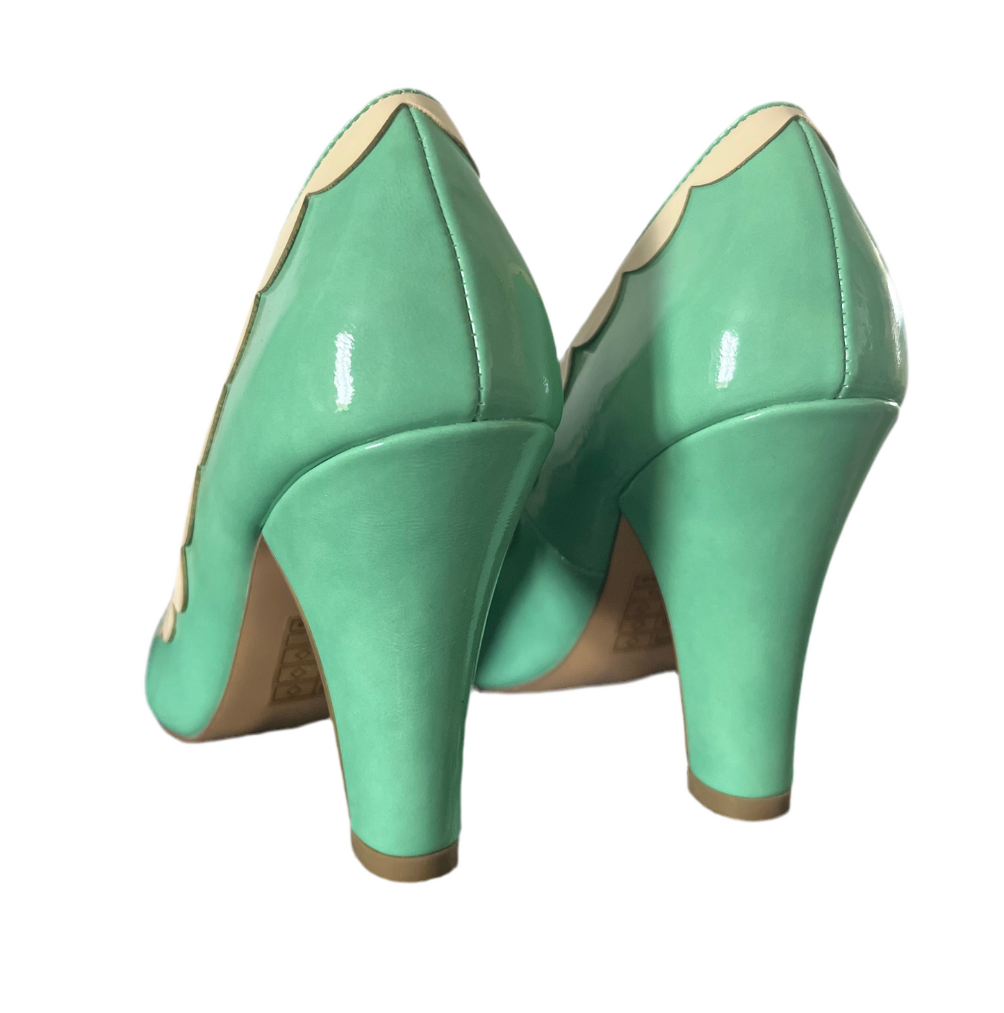 BAIT - MINT HEELS SZ 7.5