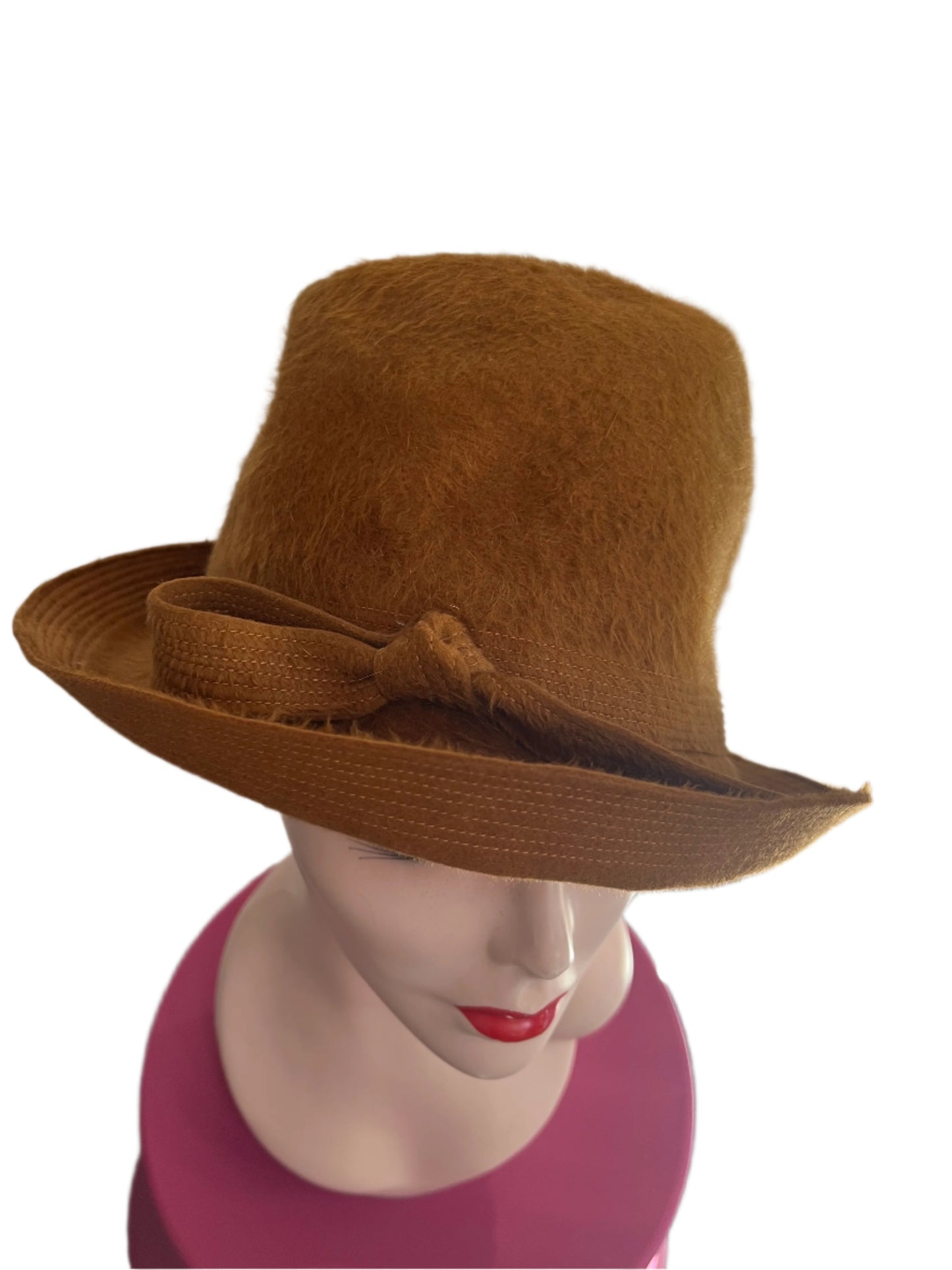 CARAMEL CLOCHE HAT