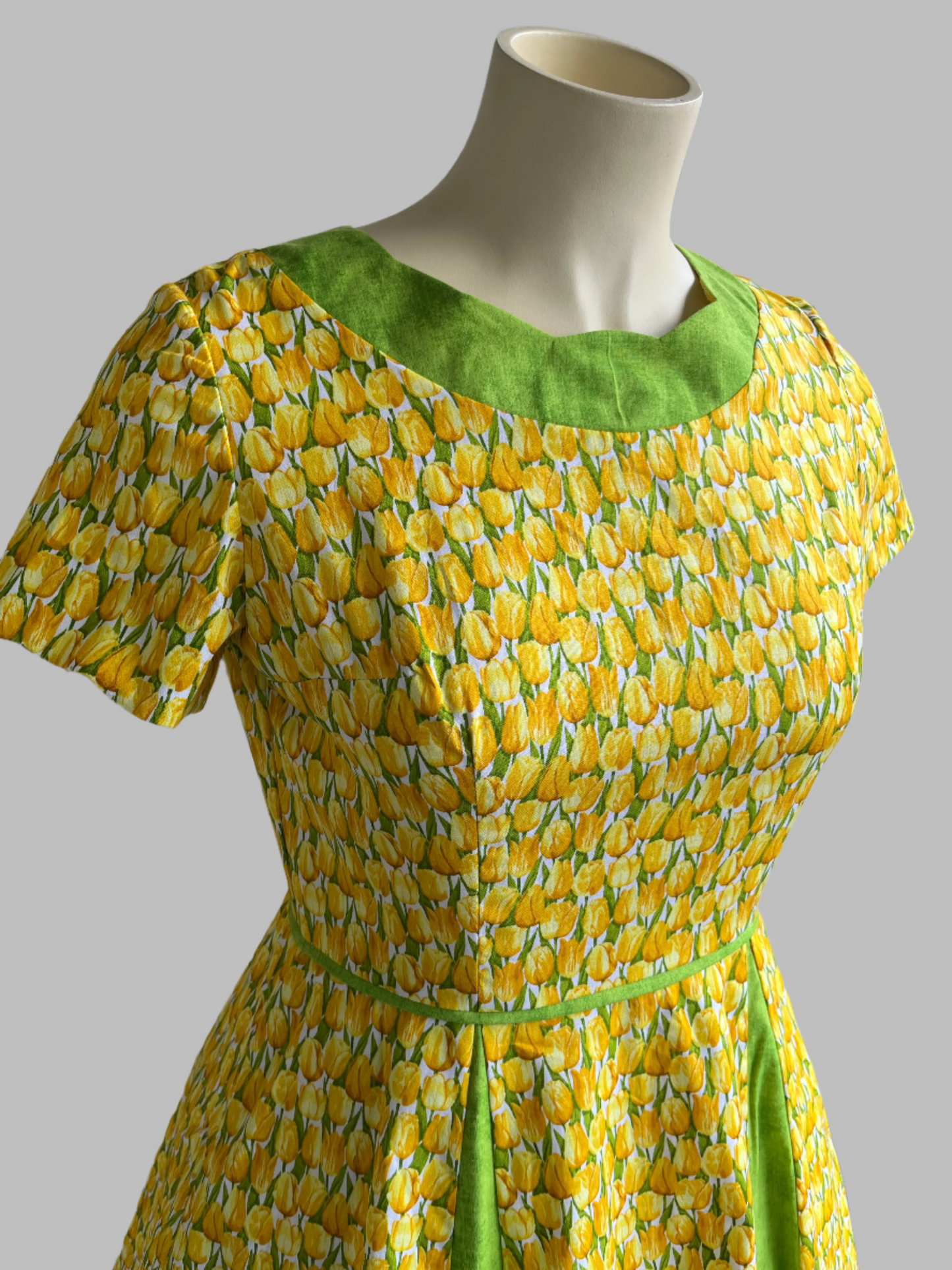 CLASSIC DE-VILLE YELLOW & GREEN TULIP SWING DRESS