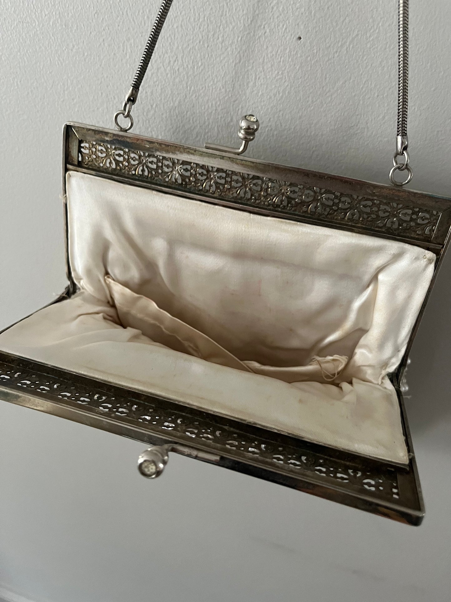 VINTAGE PEARL HANDBAG