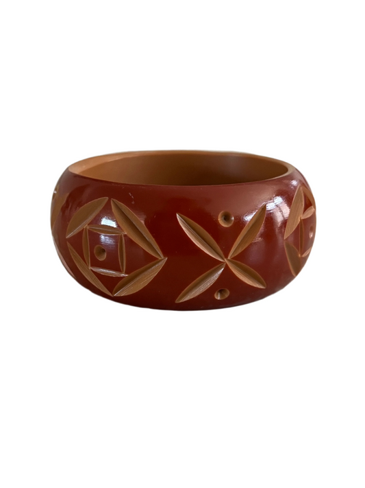 WALNUT CARVE BANGLE - MAIDEN