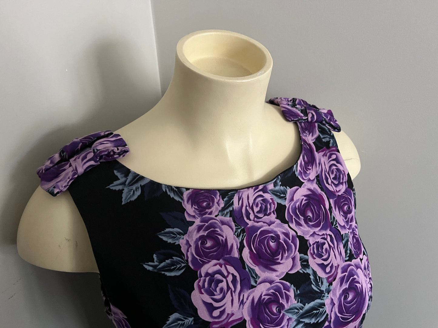 LADY VINTAGE PURPLE FLORAL DRESS SZ 18