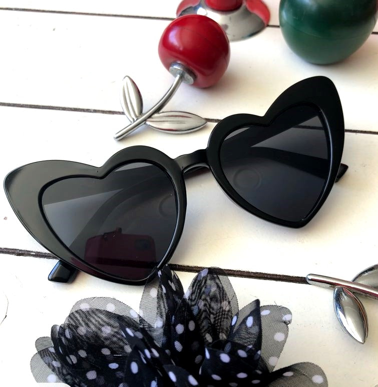 BLACK HEART SUNGLASSES