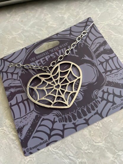 WEB HEART NECKLACE