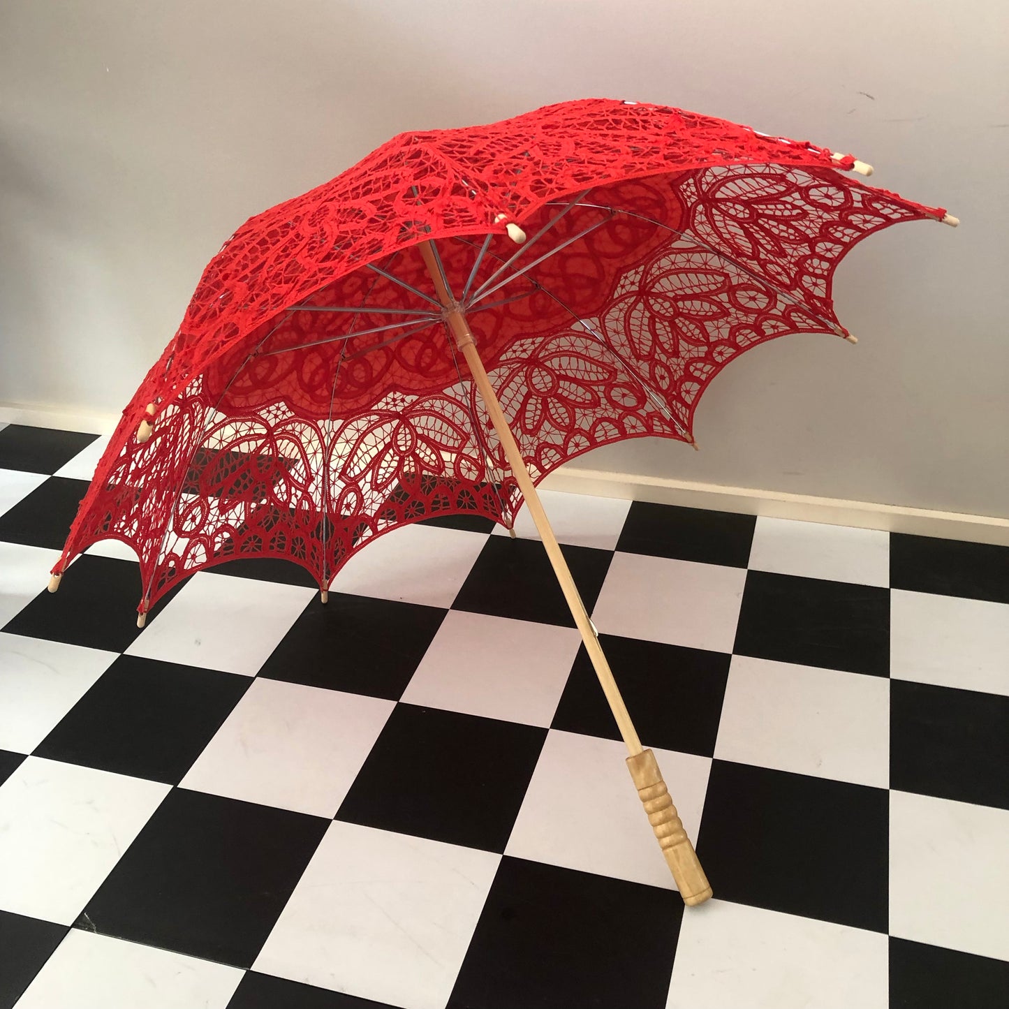 RED LACE PARASOL