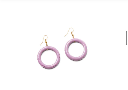 HEATHER HEAVY CARVE DROP HOOPS