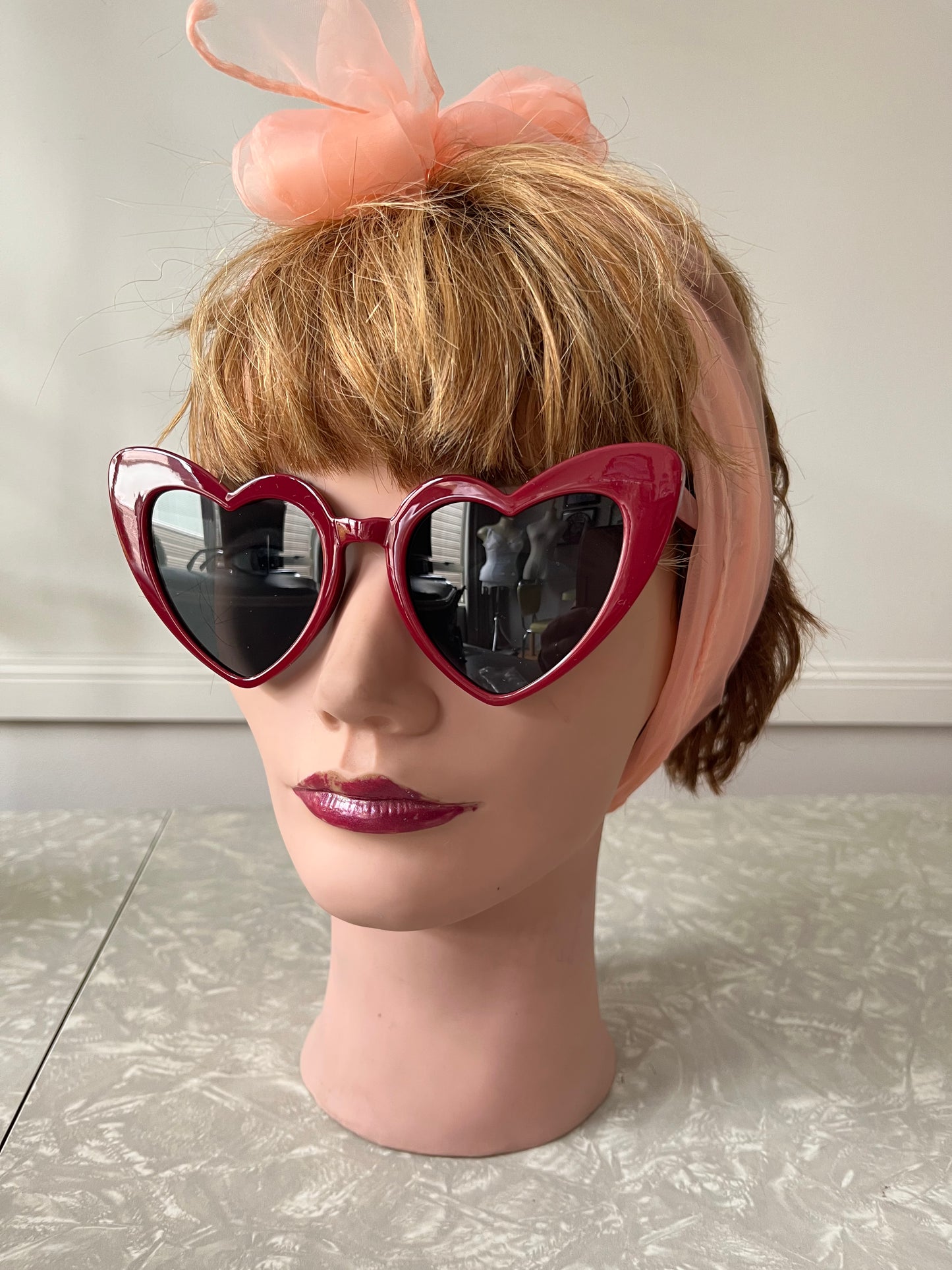 BURGUNDY HEART SUNGLASSES