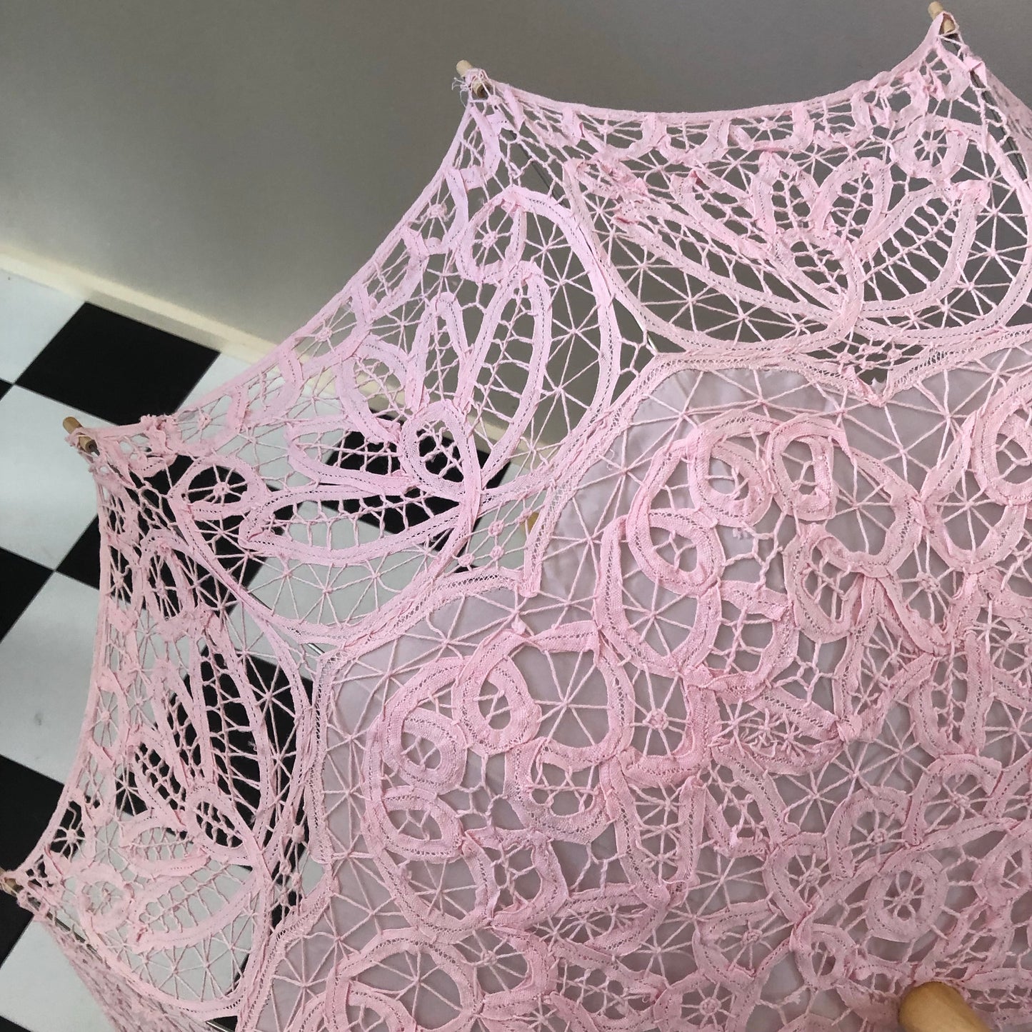 PASTEL PINK LACE PARASOL