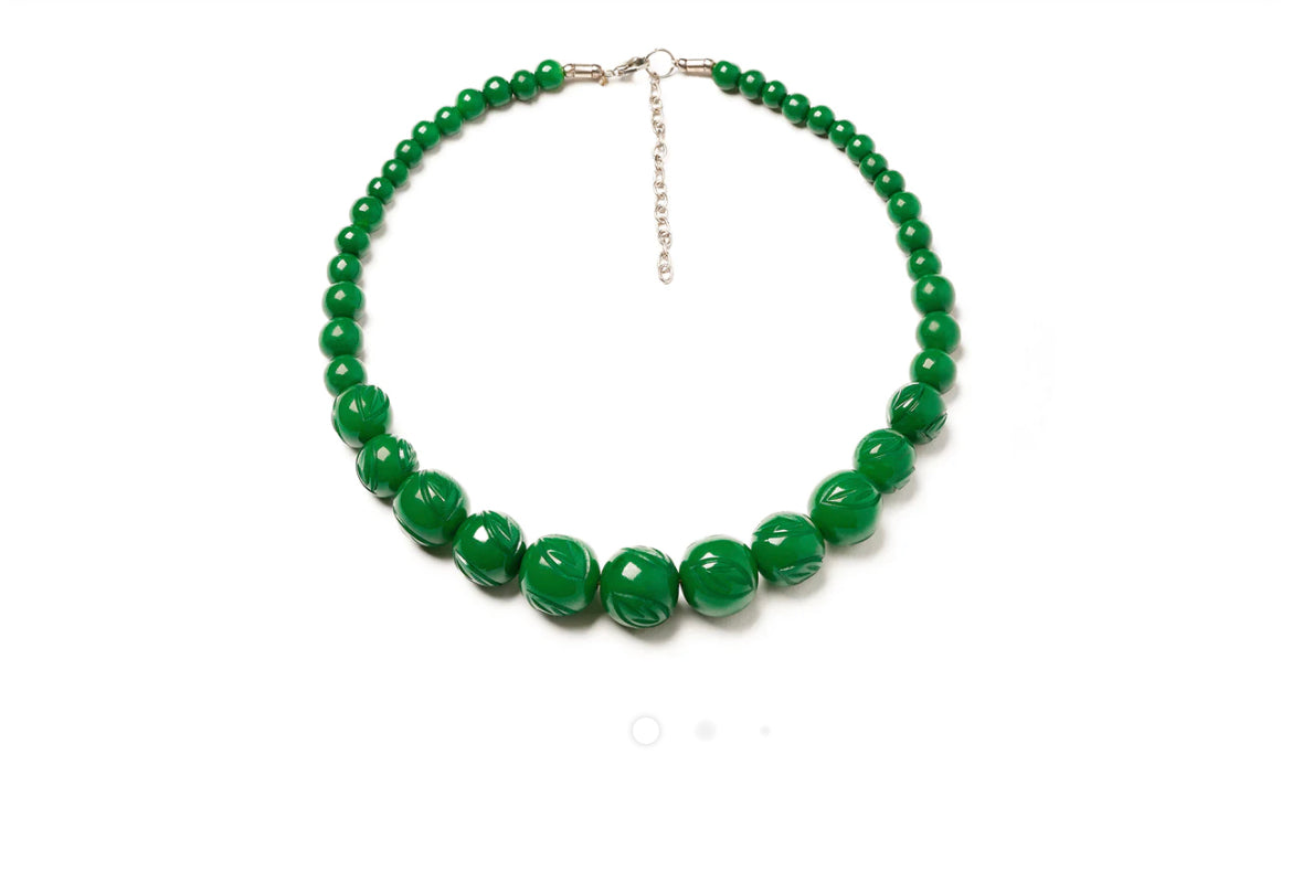 FOREST GREEN HEAVY CARVE NECKLACE