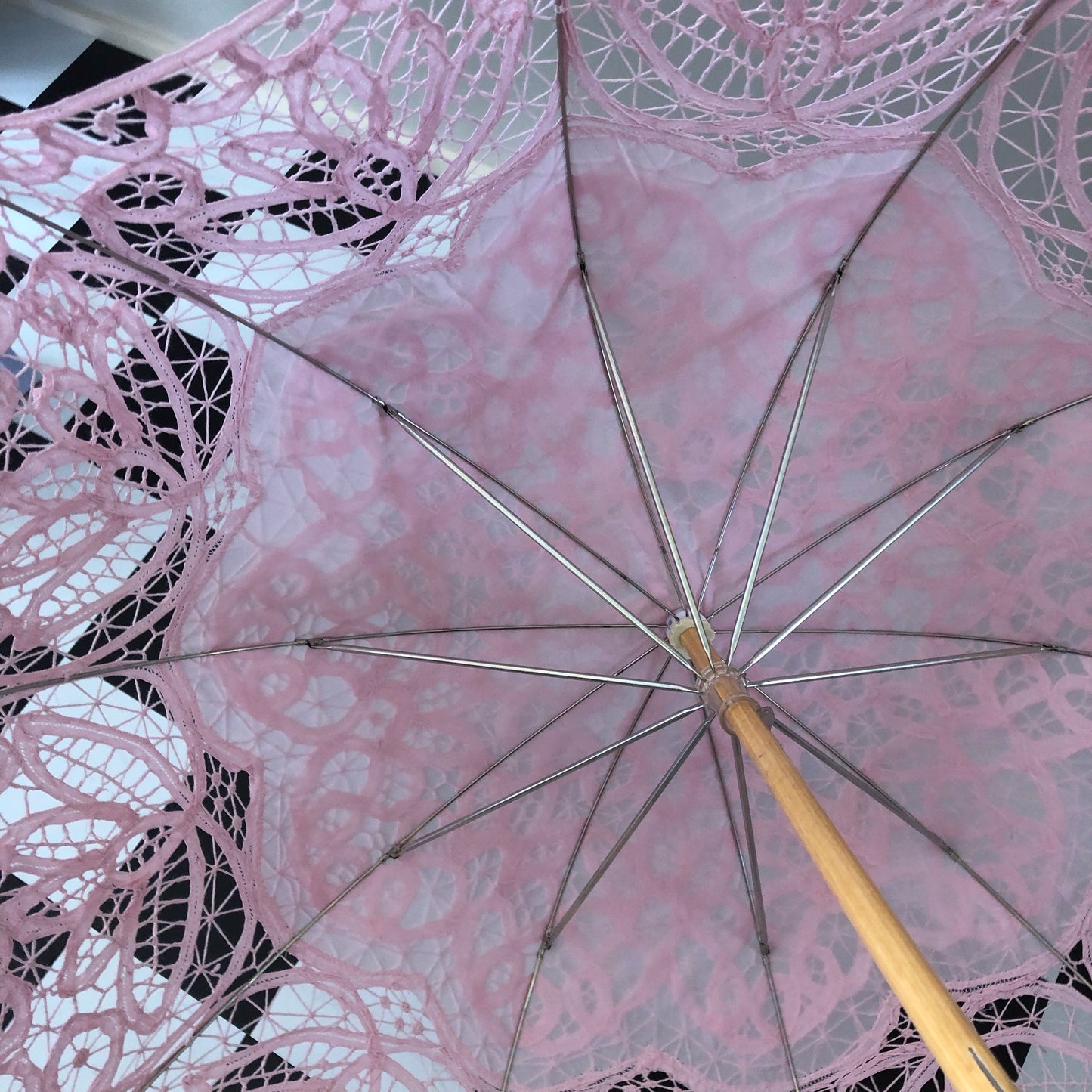 PASTEL PINK LACE PARASOL