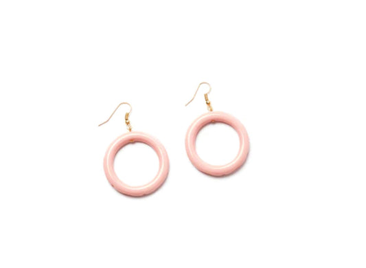 SHELL HEAVY CARVE DROP HOOPS