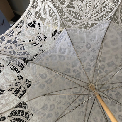 WHITE LACE PARASOL