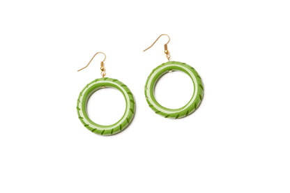 Palm heavy carve drop hoop earrings